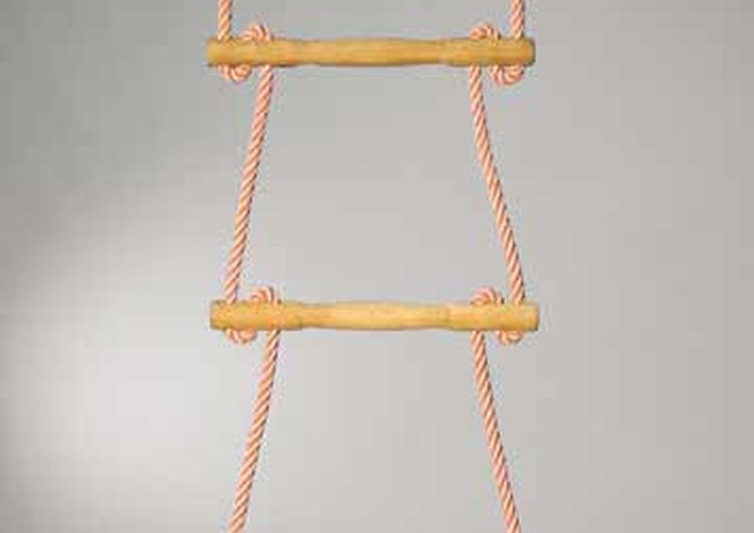 Rope ladder made of polypropylene with acacia wood rungs