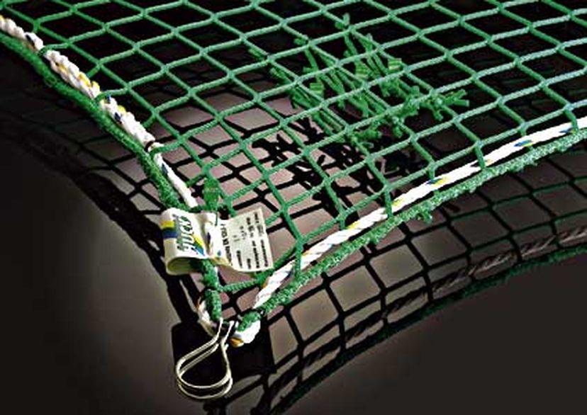Safety net with thimbles in green