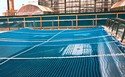 Traversenseile in einem Bauschutznetz