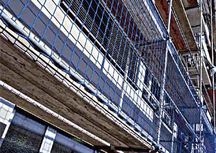 Brick Guardrail Net in blue