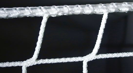 White net with elastic cord sewn to the edge for canvas, flame retardant, detail picture