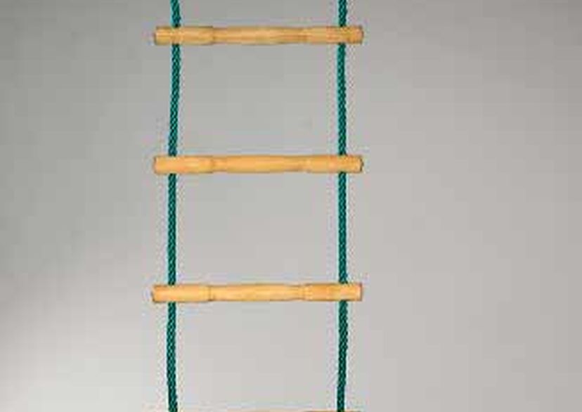 Rope ladder made of polypropylene with acacia wood rungs