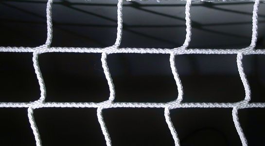 White net with elastic cord sewn to the edge for canvas, flame retardant, detail picture