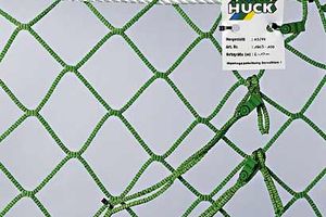 Safety net in green with diamond meshes